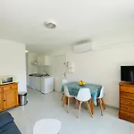 8 Les Carolines 2 Apartment