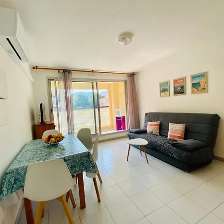 8 Les Carolines 2 * Calvi (Corsica)