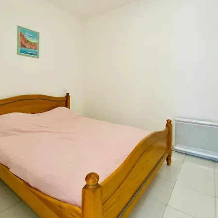 8 Les Carolines 2 Appartement *