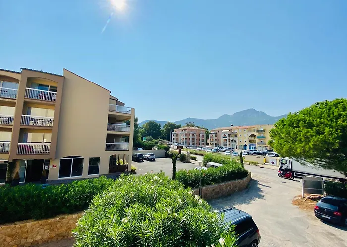 8 Les Carolines 2 * Calvi (Corsica)